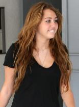 Miley_Cyrus_23.jpg 5.9K